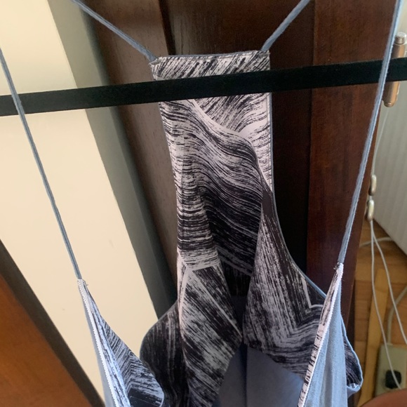 Lulu lemon tank- size Medium - Picture 6 of 7